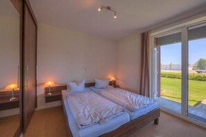 2 habitaciones, muebles diferentes y ropa de cama