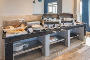 Daily full breakfast for a fee - Glam Hotel Nairobi, Near Westgate Mall, Westlands (Nairobi)