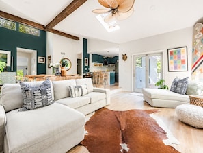 Smart TV, fireplace, video games, table tennis - Hamptons Tennis Pool Compound (East Quogue)