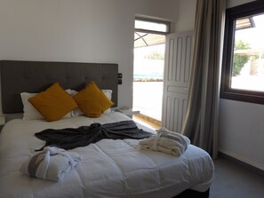 5 bedrooms, iron/ironing board, free WiFi, bed sheets