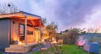 Glamping Cabin with Outdoor Bath