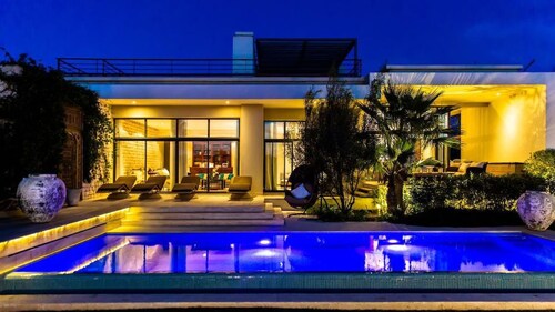 Luxurious villa on the golf course with heated swimming pool