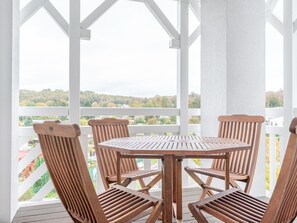 Apartment | Dining