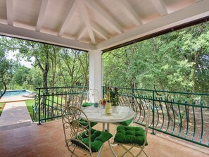 Villa | Exterior - Apartment in Croatia Near Adriatic Coast (Medulin)
