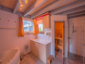 Ferienhaus | Badezimmer