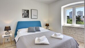 1 bedroom, individually furnished, bed sheets - Apartment in Croatia Near Stunning Coastline (Pula)