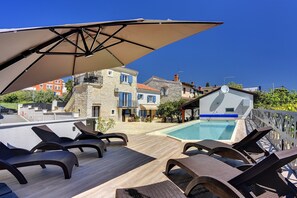 Apartment | Pool - Apartment in Croatia Near Stunning Coastline (Pula)