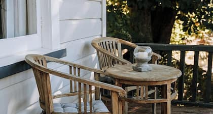 Rabbiter’s Cottage. Family. Farm Stay. Country.