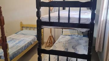 4 bedrooms, WiFi, bed sheets