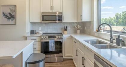 Okoboji Lakeside Retreat In Arnolds Park