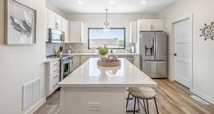 Okoboji Lakeside Retreat In Arnolds Park