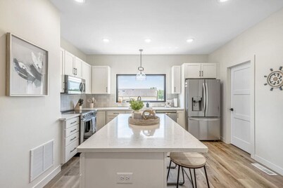 Okoboji Lakeside Retreat In Arnolds Park