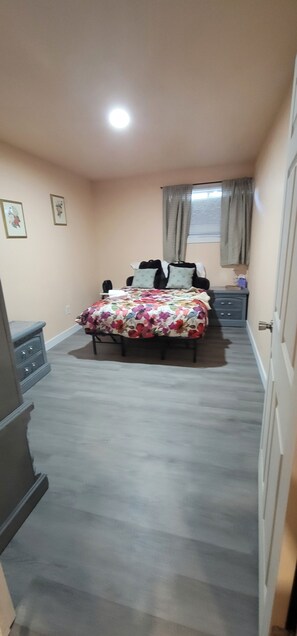 1 bedroom, WiFi, bed sheets