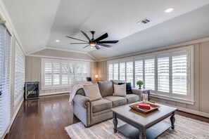 スマートテレビ、暖炉