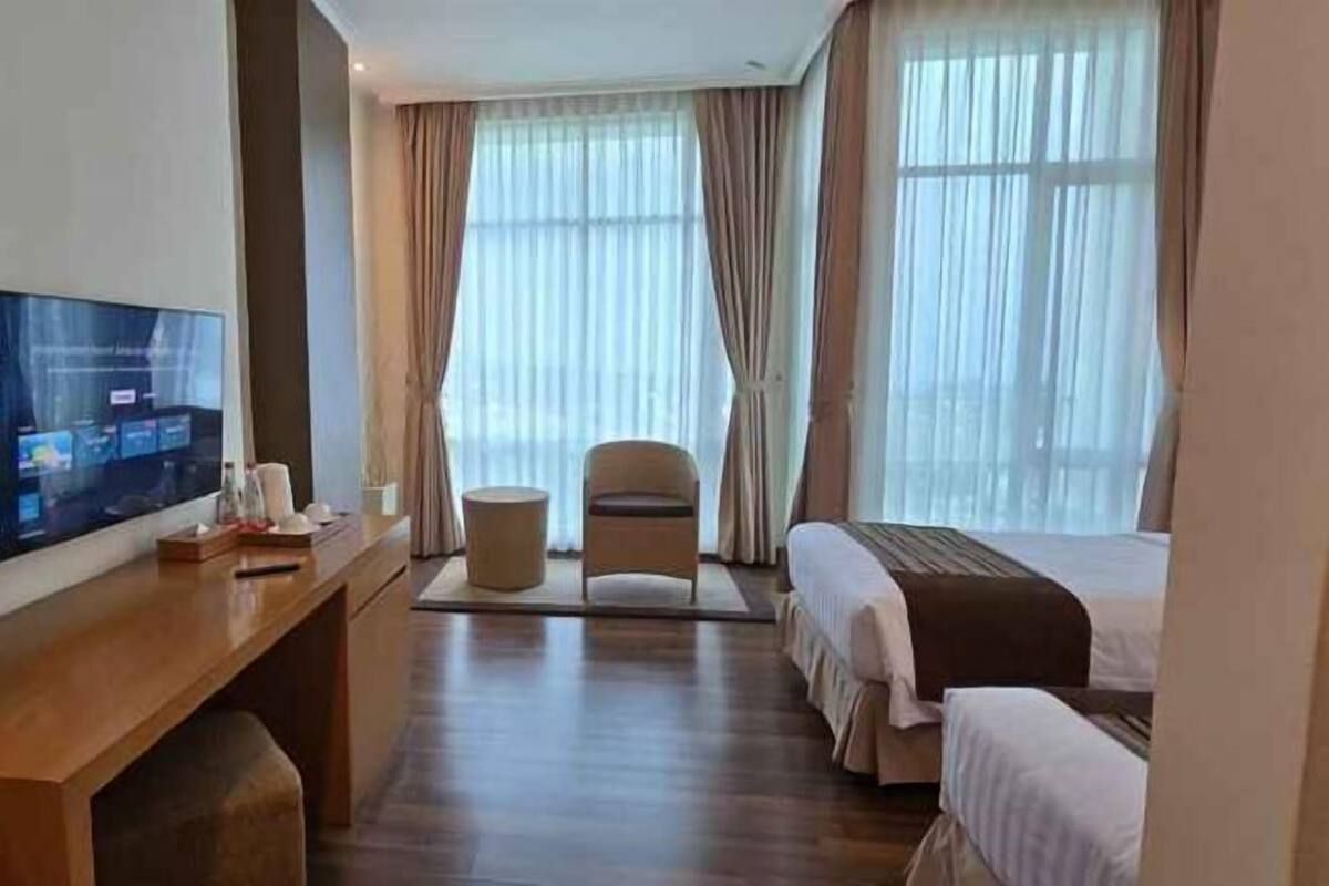 Free WiFi, wheelchair access