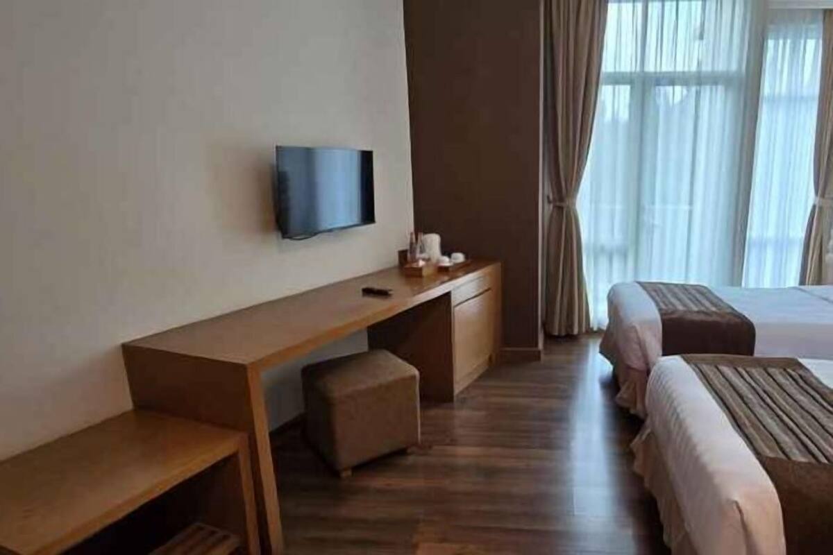 Free WiFi, wheelchair access