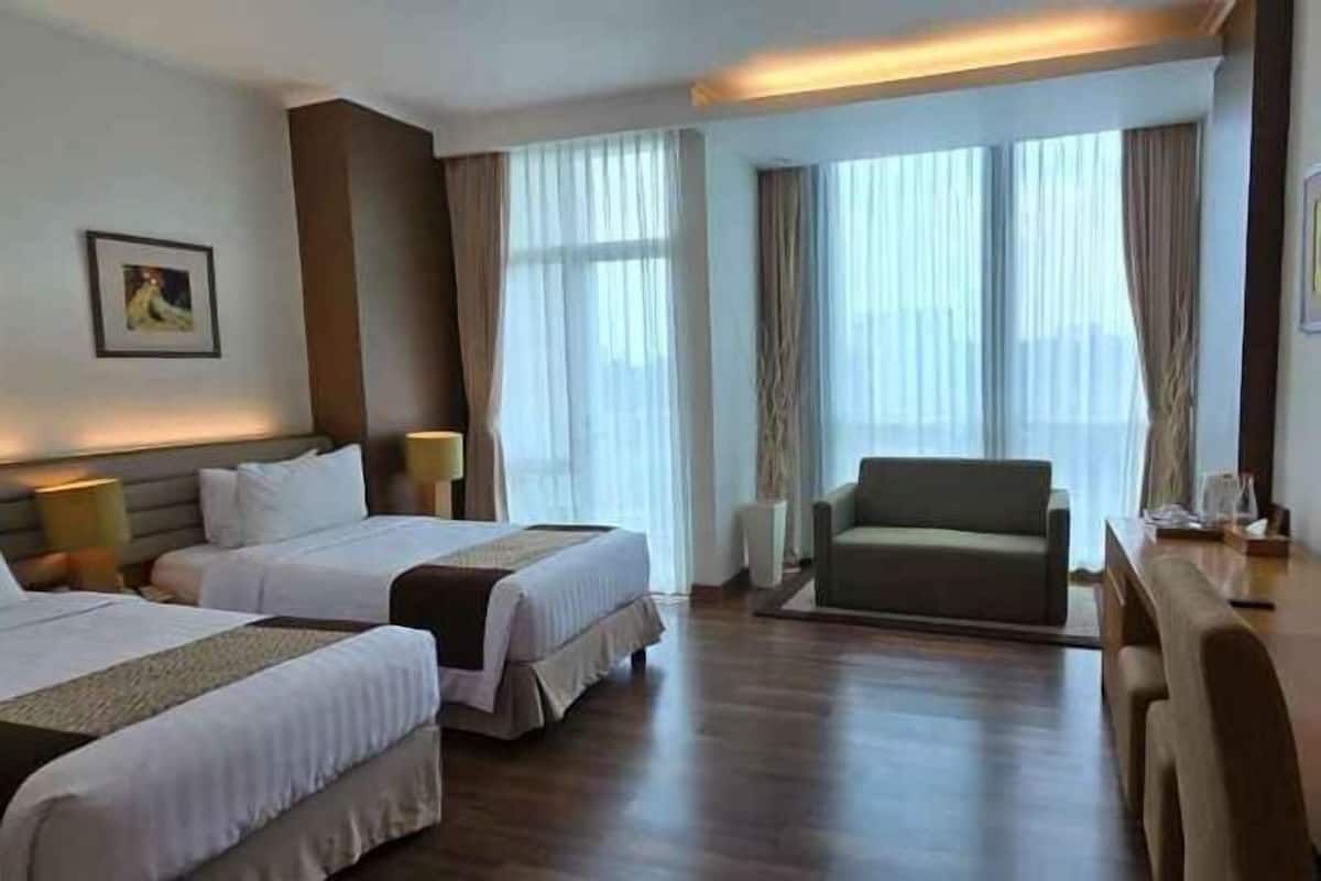 Free WiFi, wheelchair access