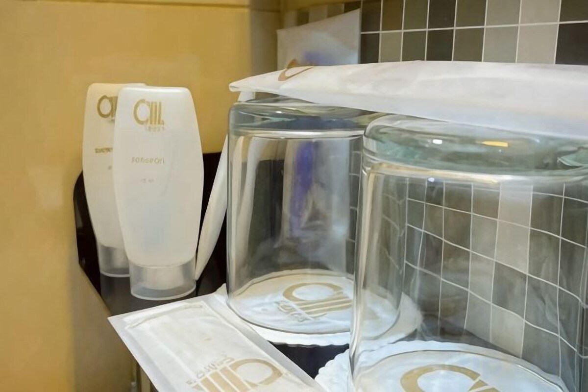 Bathroom amenities