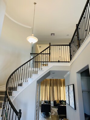 Interior - Spacious 4-bedroom With Movie Room and Pool Table (Richmond)