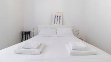 1 habitación, tabla de planchar con plancha, wifi gratis y ropa de cama