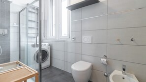 Shower, hair dryer, bidet, towels - Italianway Comfort - Gallura 9 B (Milan)