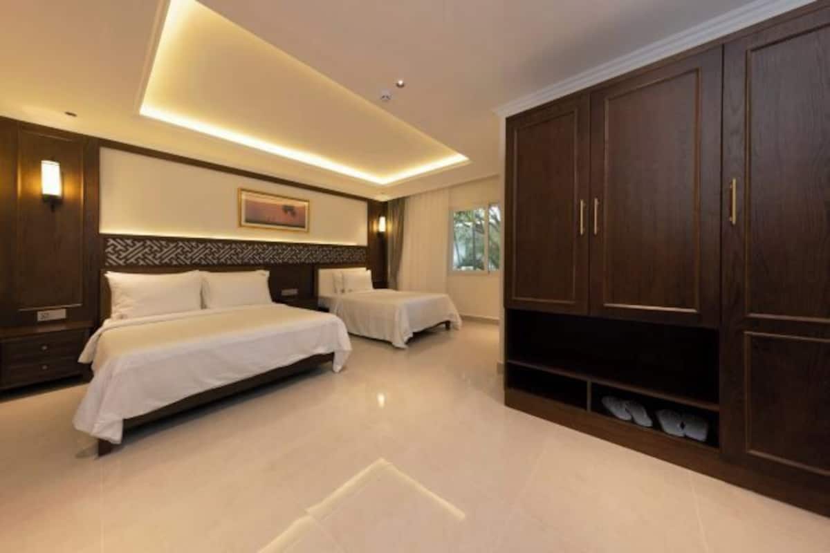 In-room safe, desk, free WiFi, bed sheets