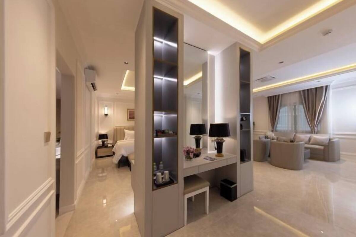 In-room safe, desk, free WiFi, bed sheets