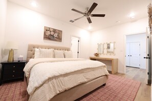 3 chambres, fer et planche à repasser, Wi-Fi, draps fournis