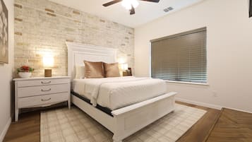 3 bedrooms, iron/ironing board, WiFi, bed sheets