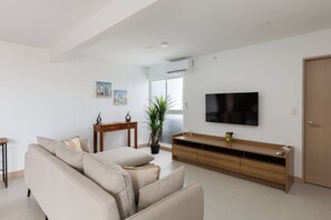 Smart TV, offices - Casago 1302 | Ocean View Escape Near Jacó (Jaco)