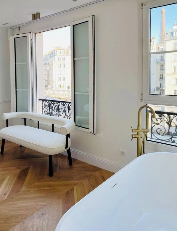 Interior - Chic apartment (Paris)