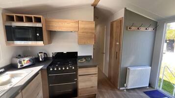 Kabin | Dapur pribadi | Lemari es, microwave, oven, dan kompor