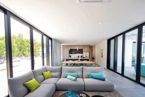 TV, stereo, offices - Skyline Villas - Villa Pluto with Private Pool (Providenciales)