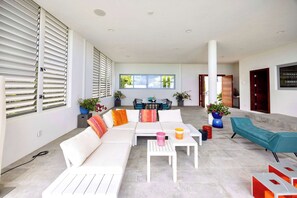 Outdoor dining - Skyline Villas - Villa Skyline with Private Pool (Providenciales)