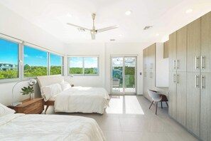 5 bedrooms, desk, iron/ironing board, WiFi - Skyline Villas - Villa Skyline with Private Pool (Providenciales)