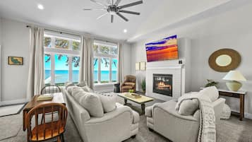 Smart TV, fireplace