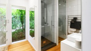 Shower, hair dryer - The White Shack- Views over the Bellarine Peninsula (Bellarine)