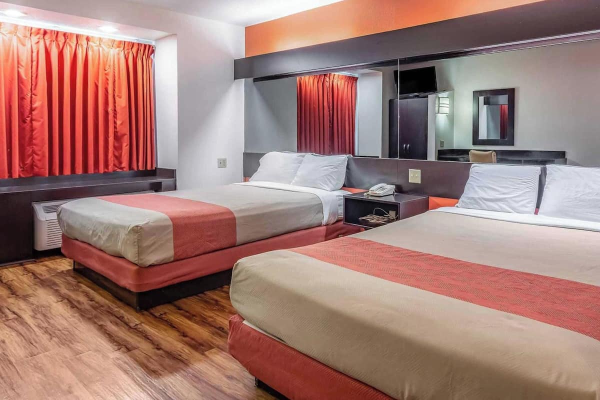 WiFi (free), bed sheets