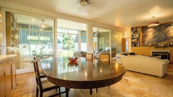 Family House, Pool View | Dining room