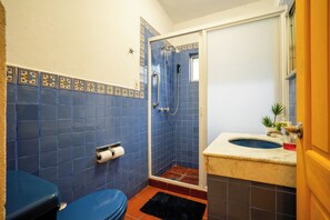 Family House, Pool View | Bathroom