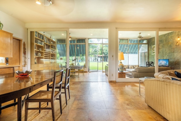 Family House, Pool View | Dining room