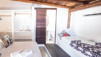Comfort Triple Room | In-room safe, free WiFi