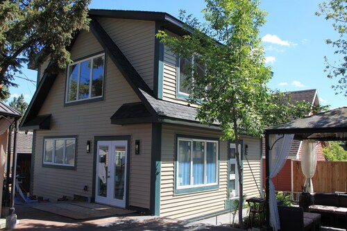 Amazing Peace Chalet Oasis - Rockies Doorway / Easy 20 min commute Calgary South