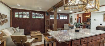 Historic Carriage House - Walk Downtown McKinney