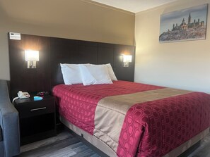 Habitació individual estàndard, 1 llit de matrimoni, no fumadors | Roba de llit d'alta qualitat i espai de treball apte per a portàtils 