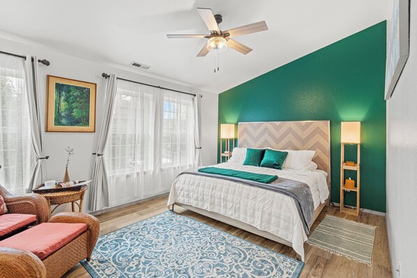 3 عدّة غرف نوم ومكتب وواي فاي مجانًا وملاءات أسرّة