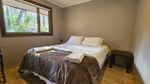 Casa, 2 habitaciones | Decoración personalizada, muebles diferentes y wifi gratis 