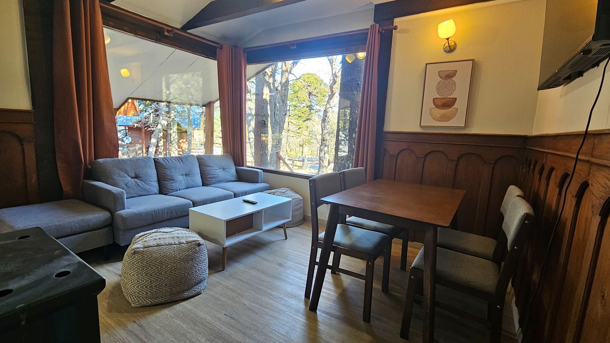House, 2 Bedrooms | Living area | 32-inch flat-screen TV with satellite channels