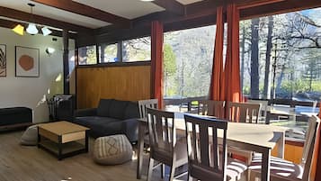 Superior House, 3 Bedrooms | Dining