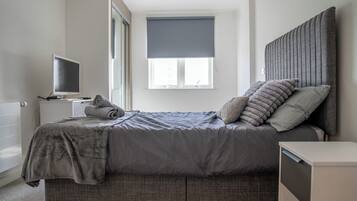 Apartment | 2 bedrooms, iron/ironing board, free WiFi, bed sheets